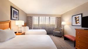 Hotel_Orlando_Embassy_Room